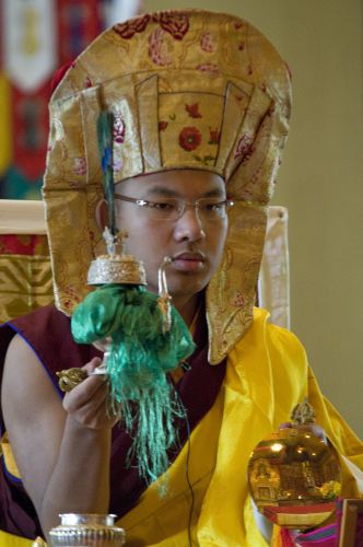 6.4.2-Karmapa-in-Puja-2