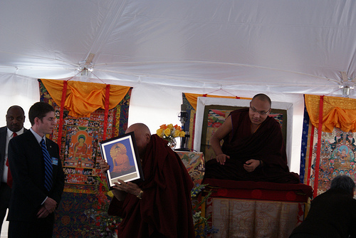 6.4.8-Karthar-Rinpoche-cover-his-face